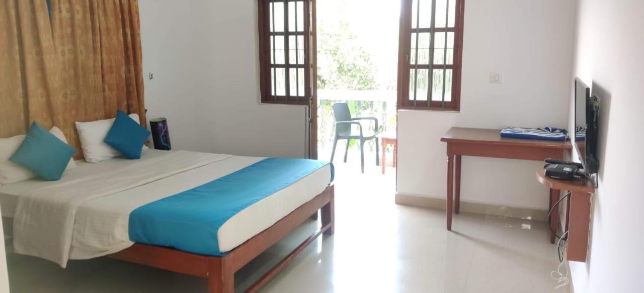 Pebbles Guesthouse Anjuna Exterior photo